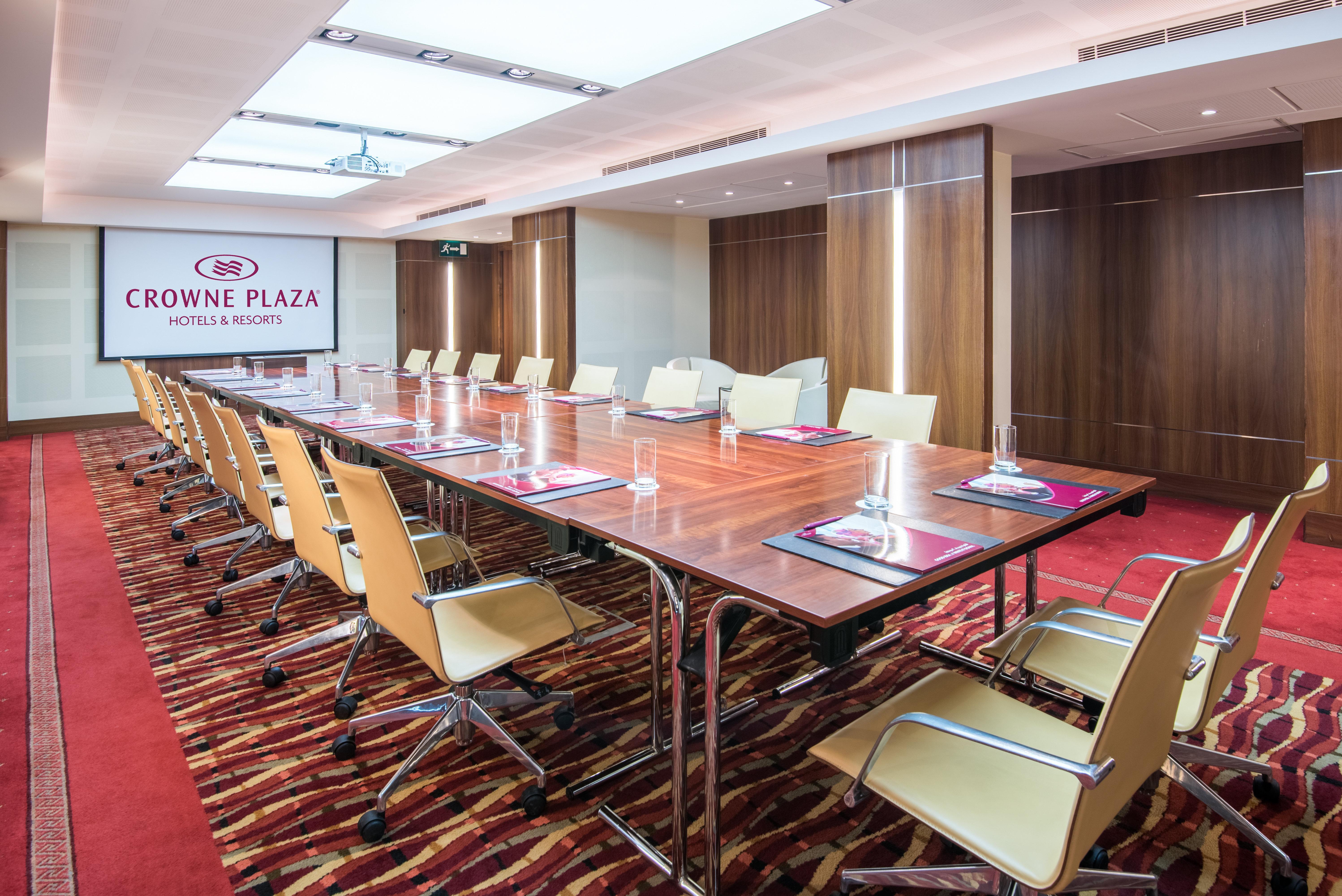 Crowne Plaza Kuwait Al Thuraya City By Ihg Kuwait City Екстер'єр фото
