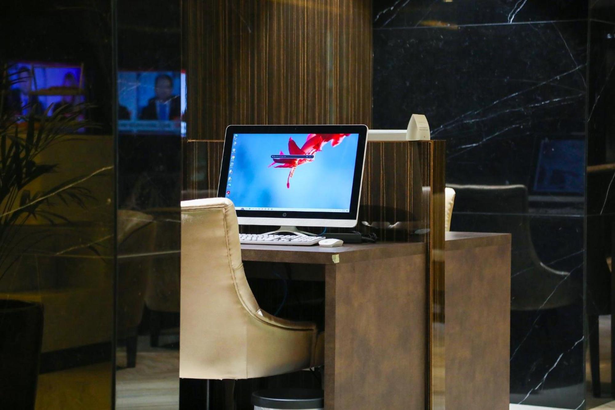 Crowne Plaza Kuwait Al Thuraya City By Ihg Kuwait City Екстер'єр фото