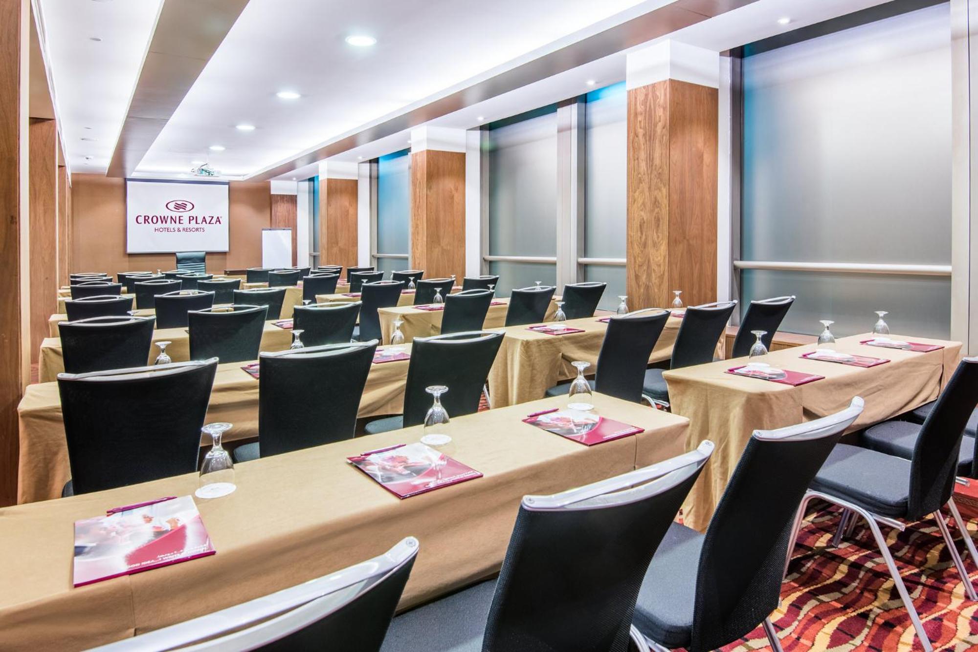 Crowne Plaza Kuwait Al Thuraya City By Ihg Kuwait City Екстер'єр фото