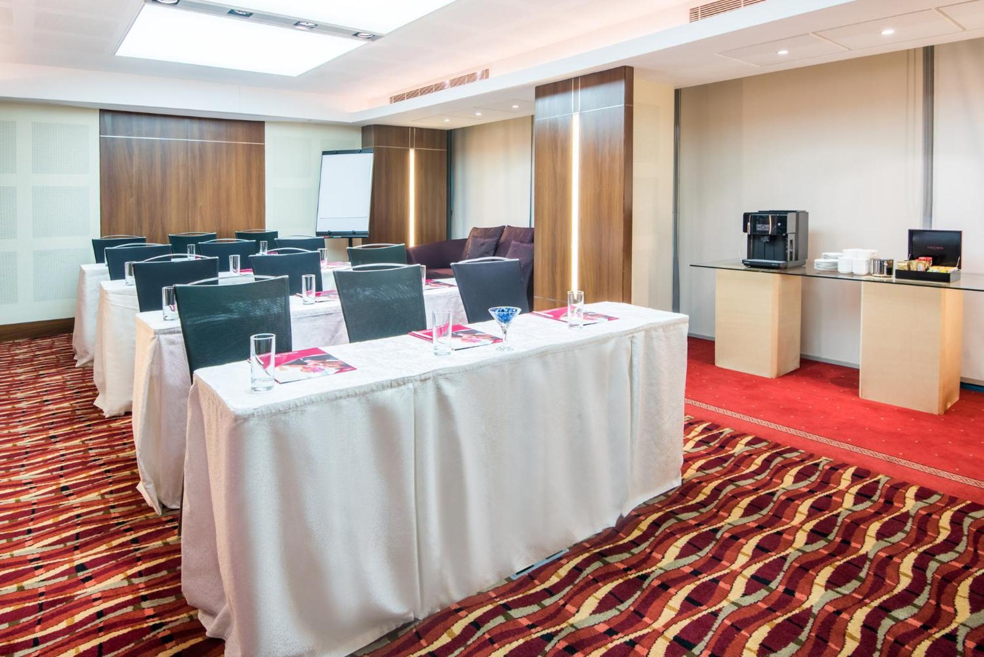 Crowne Plaza Kuwait Al Thuraya City By Ihg Kuwait City Екстер'єр фото